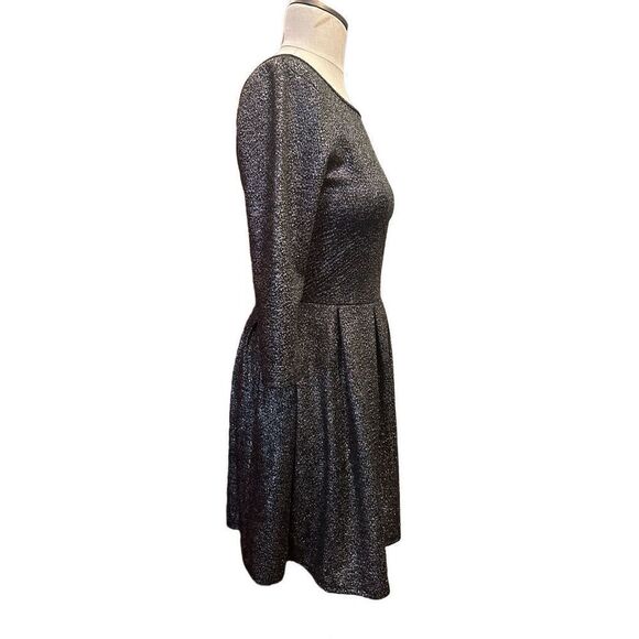 One Love Clothing Los Angeles Black Stretch Shiny Skater Dress V Back Size Small - Picture 2 of 10